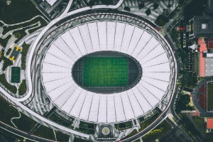 乐鱼电竞在线平台-多重身份展示魅力！前热刺铁卫生涯之余积极尝试文艺生活，热刺新后卫